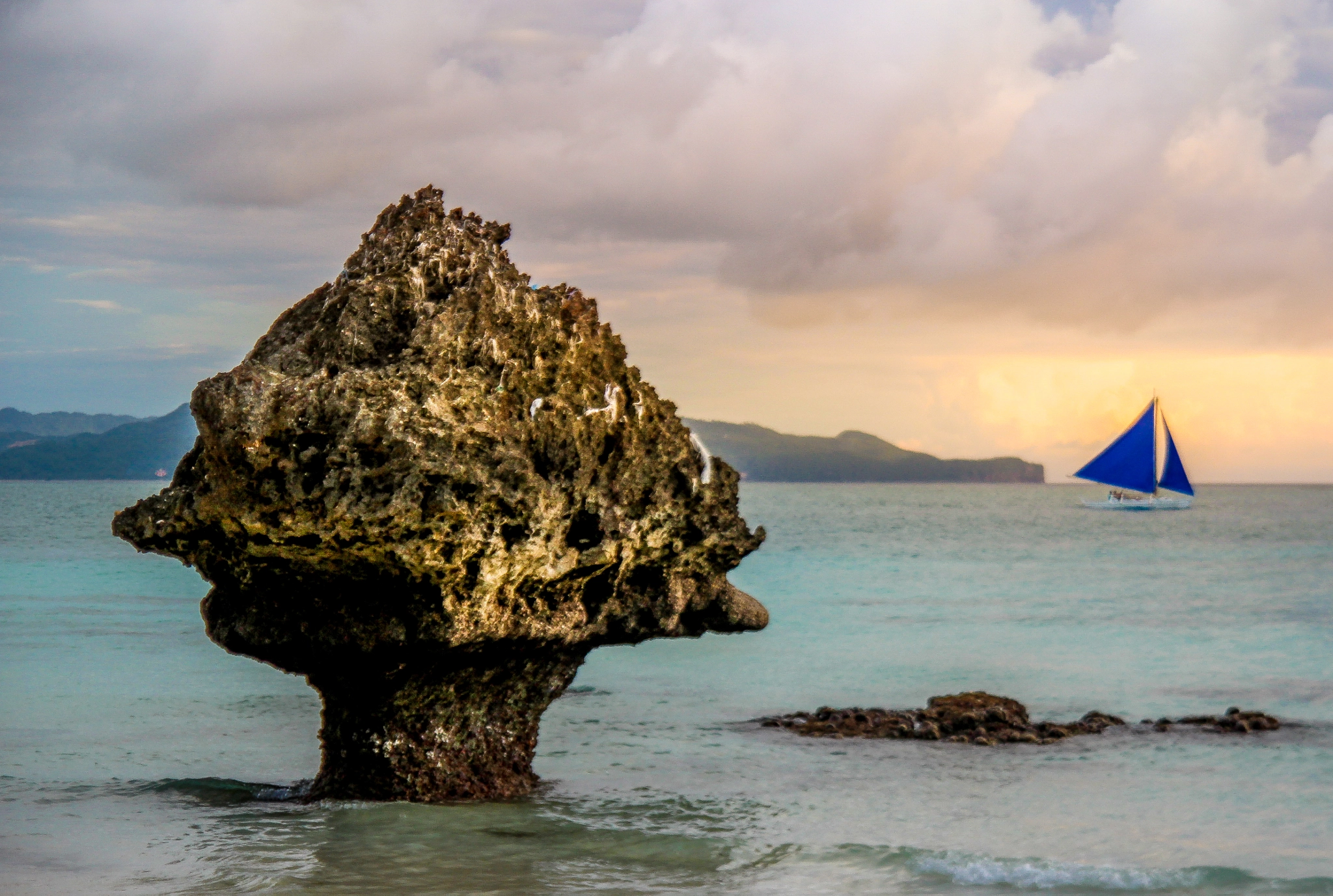 Tamron SP AF 17-50mm F2.8 XR Di II LD Aspherical (IF) sample photo. Sunset in boracay photography