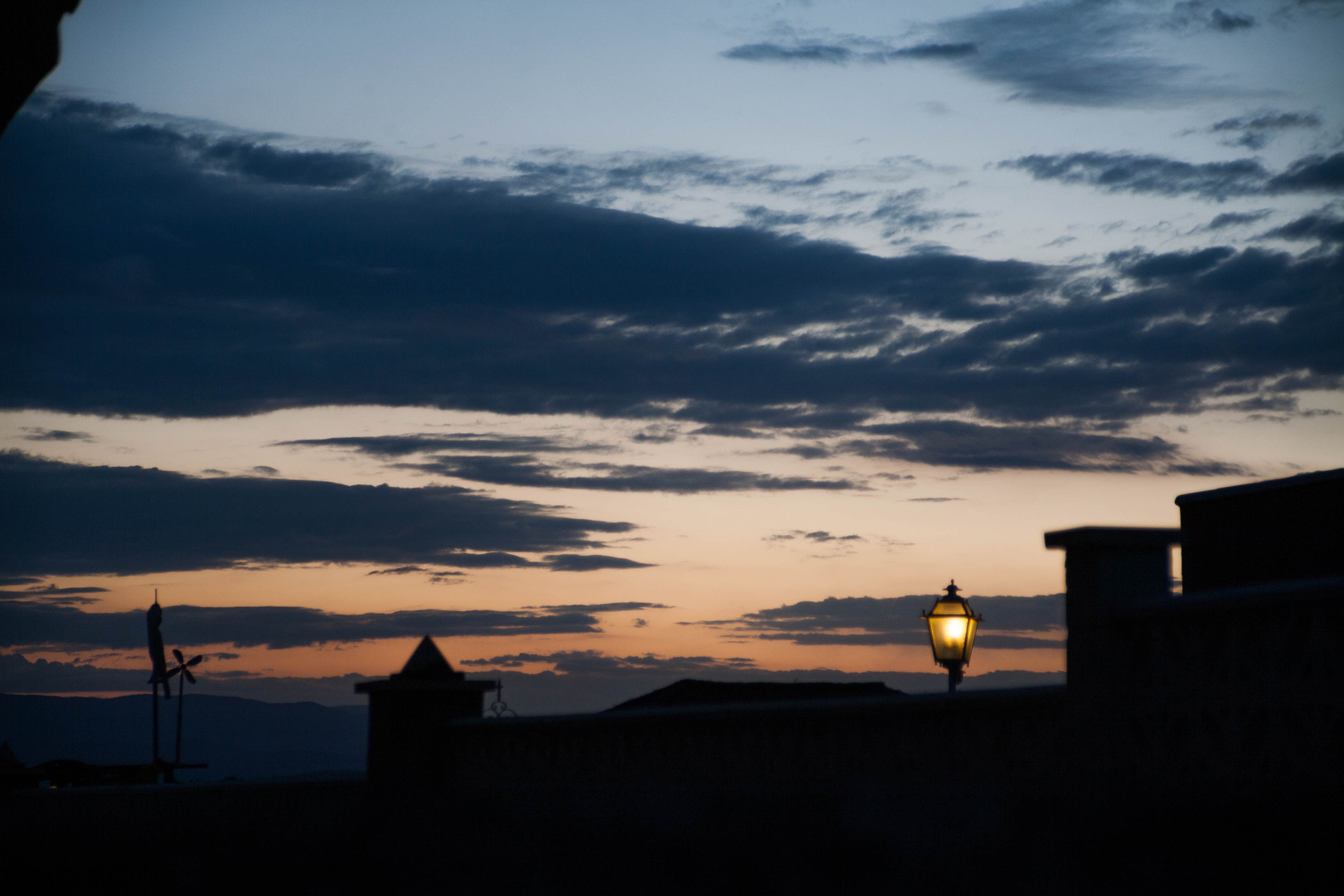 Tamron AF 28-200mm F3.8-5.6 XR Di Aspherical (IF) Macro sample photo. Street lamp photography