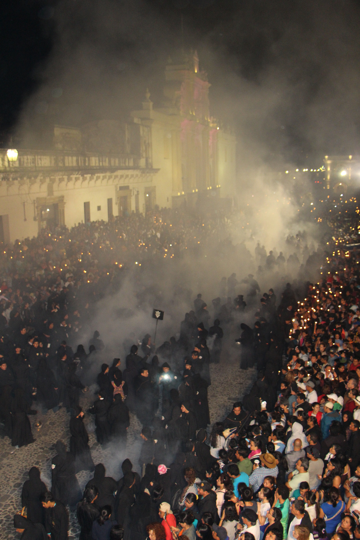Canon EF-S 18-135mm F3.5-5.6 IS STM sample photo. Procesión antigua guatemala #6 photography