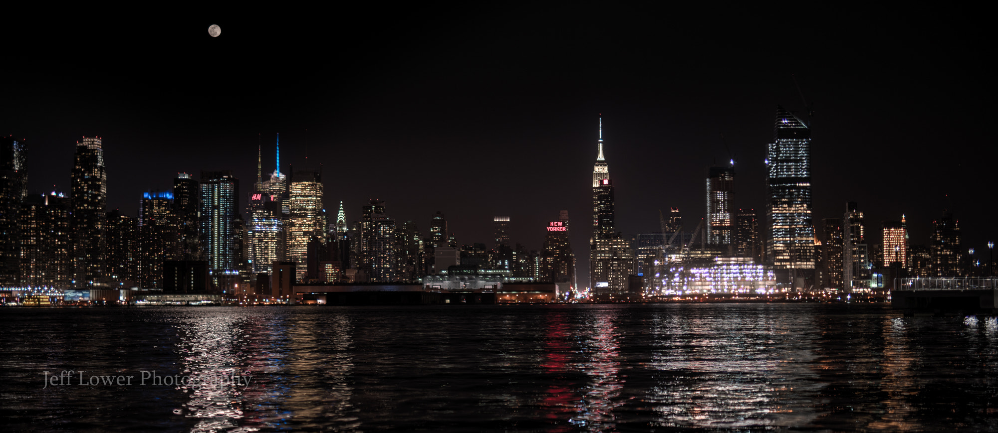 Sony a7R II + Minolta AF 50mm F1.4 [New] sample photo. Moon over the big apple photography