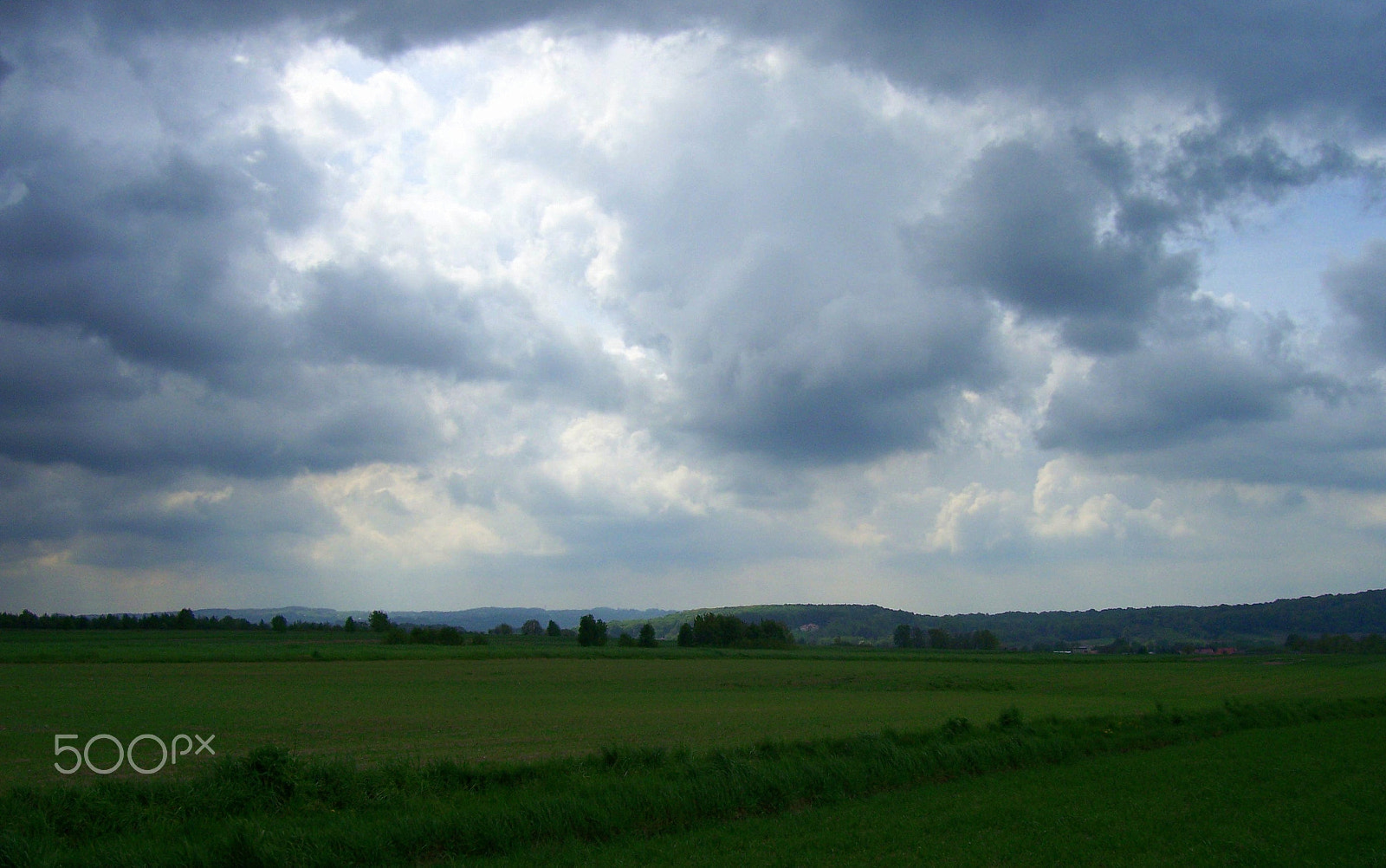 Kodak C663 ZOOM DIGITAL CAMERA sample photo. Before storm photography