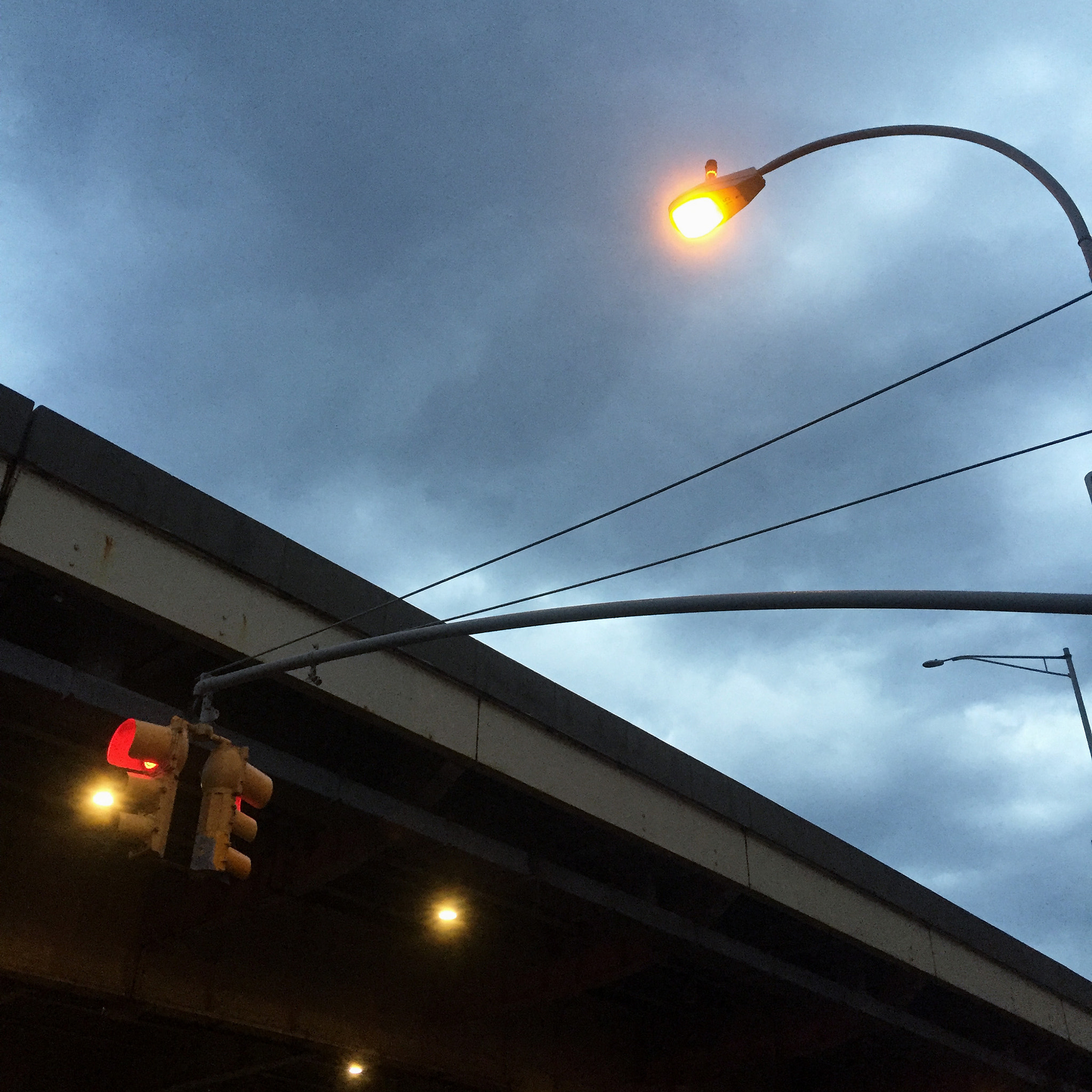 Jag.gr 6X6 for iPhone sample photo. Bridge. street light. nyc photography