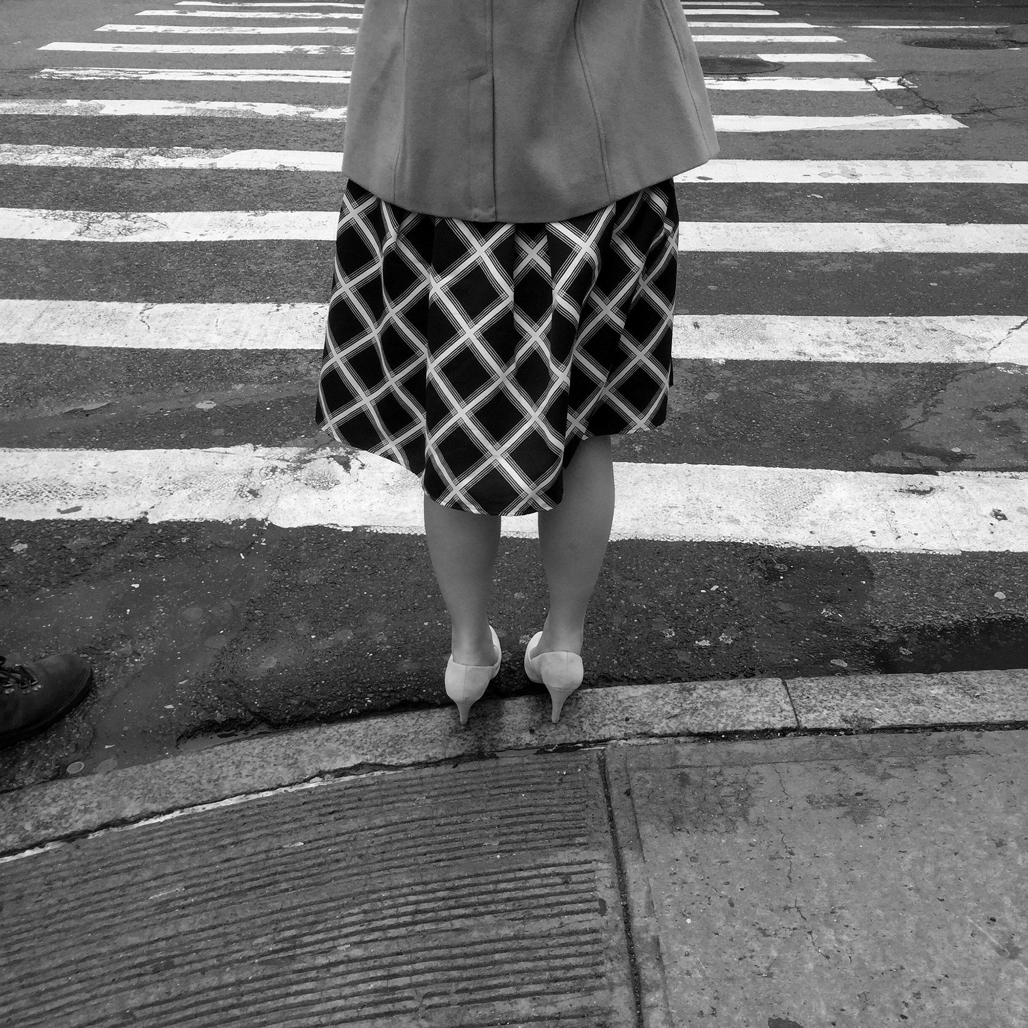 Jag.gr 6X6 for iPhone sample photo. Street. crossing the street. nyc photography