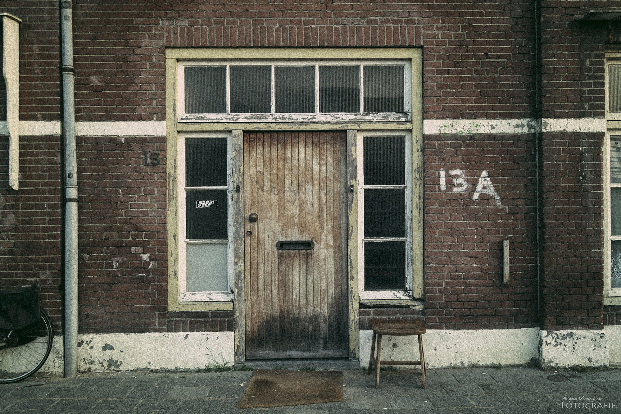 Sigma 18-250mm F3.5-6.3 DC OS HSM sample photo. Series "doors" photography