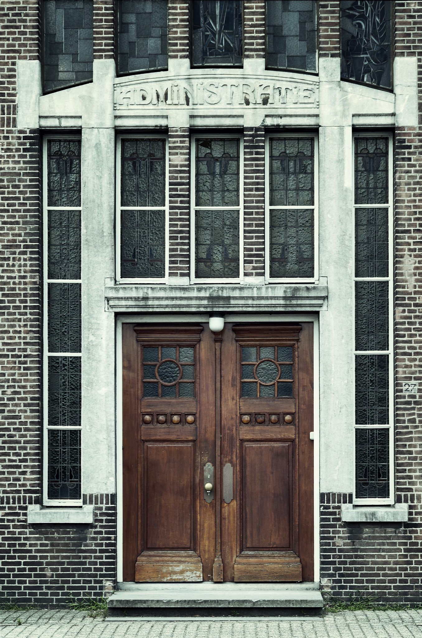 Sigma 18-250mm F3.5-6.3 DC OS HSM sample photo. Series "doors" photography