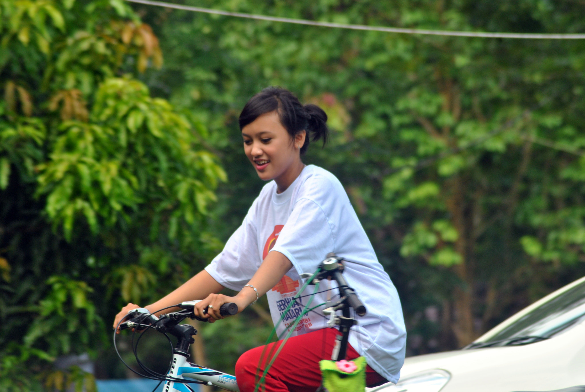 Nikon AF Nikkor 70-300mm F4-5.6G sample photo. Girl & bicycle photography
