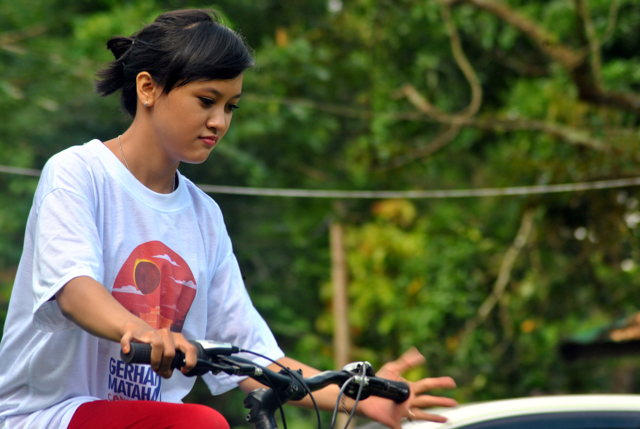 Nikon AF Nikkor 70-300mm F4-5.6G sample photo. Girl & bicycle photography