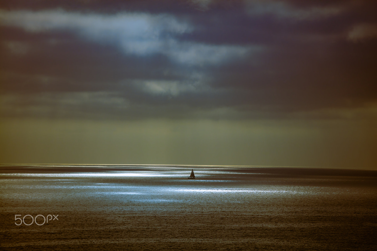 Canon EOS 5DS R + Canon EF 70-200mm F4L IS USM sample photo. Lonely boat photography