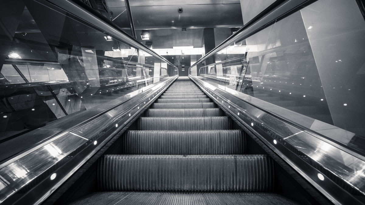 Panasonic Lumix G Vario 7-14mm F4 ASPH sample photo. Napoli metro station photography