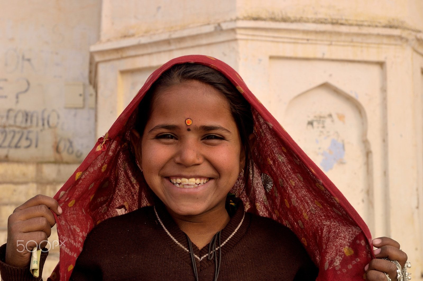 Nikon D2X + Nikon AF-S Nikkor 17-35mm F2.8D ED-IF sample photo. Happiest indian girl photography