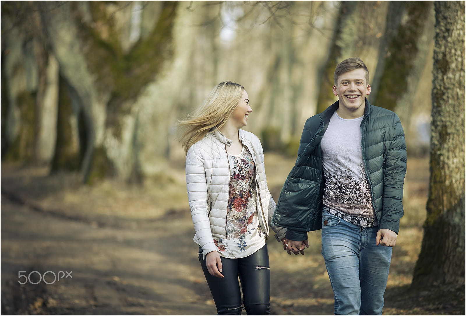Canon EF 200mm F2.8L II USM sample photo. Couple. photography