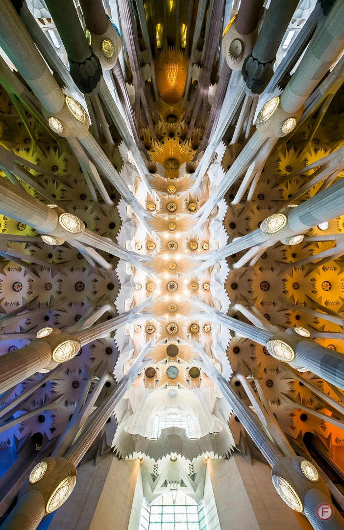 Fujifilm X-M1 + Fujifilm XF 10-24mm F4 R OIS sample photo. Gaudi simplicity photography