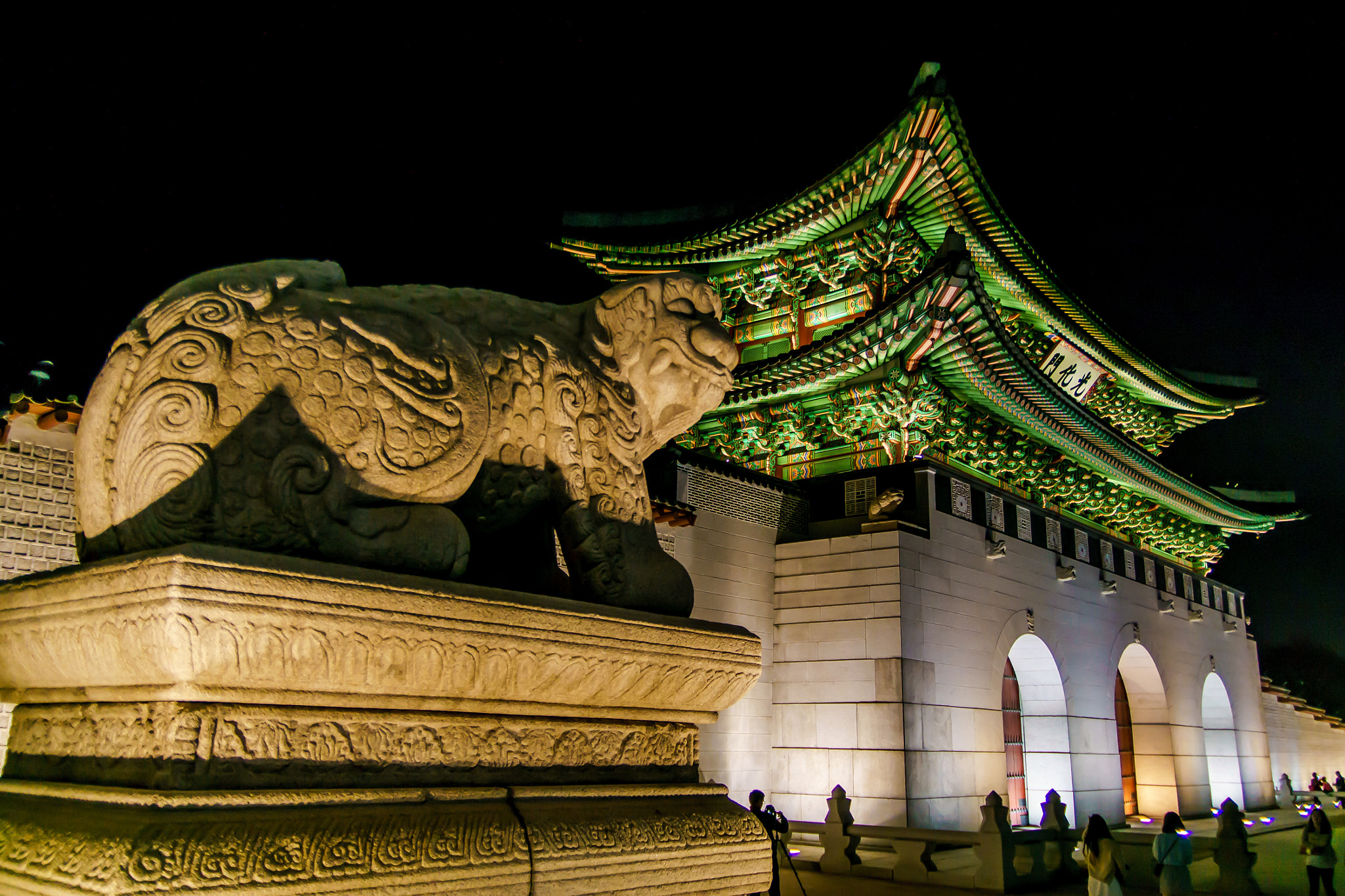 Sigma 17-70mm F2.8-4.5 (D) sample photo. Gwanghwamun gate at night photography