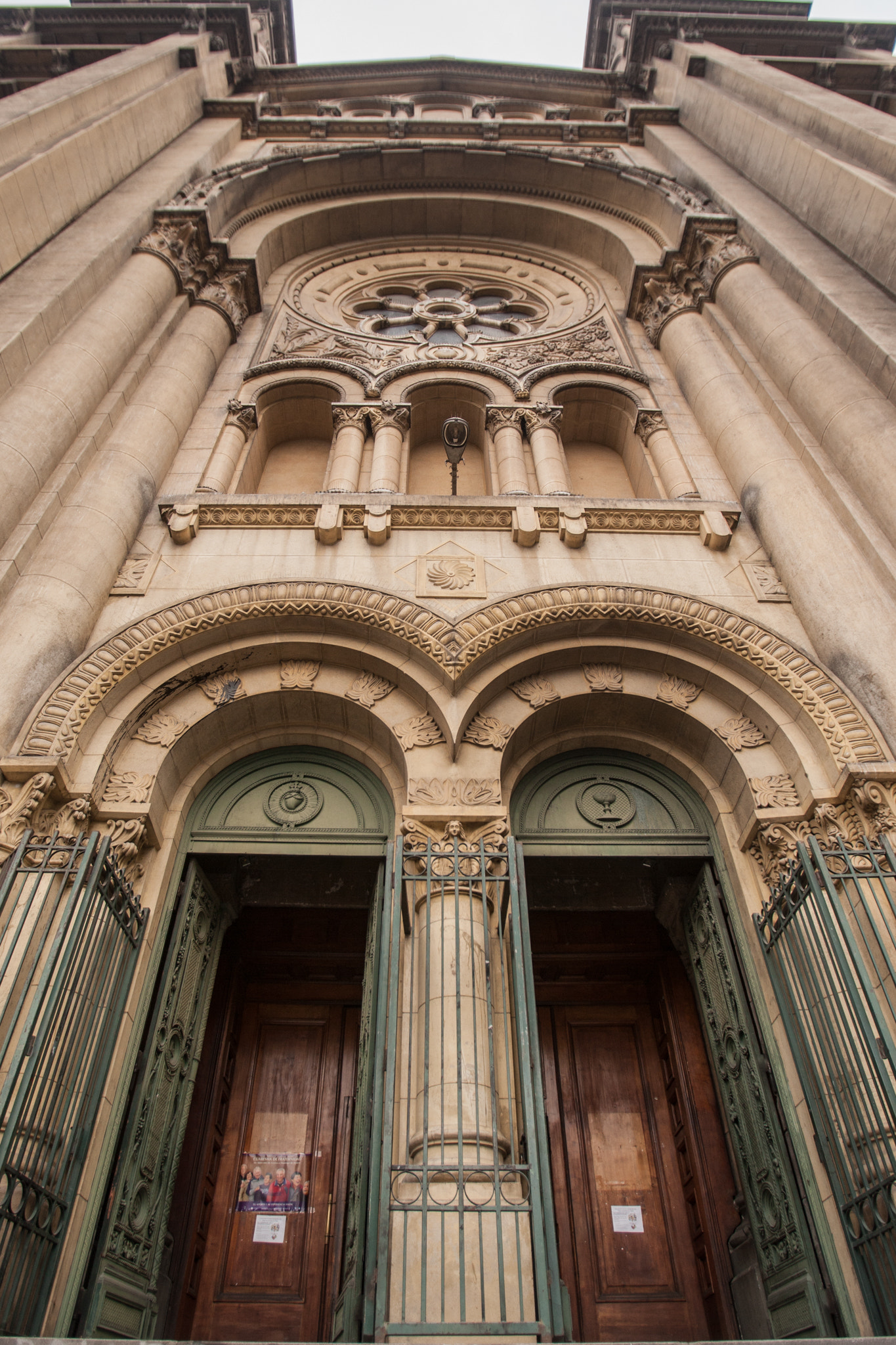 Canon EOS-1D Mark III + Canon EF 16-35mm F2.8L USM sample photo. Iglesia del santísimo sacramento photography