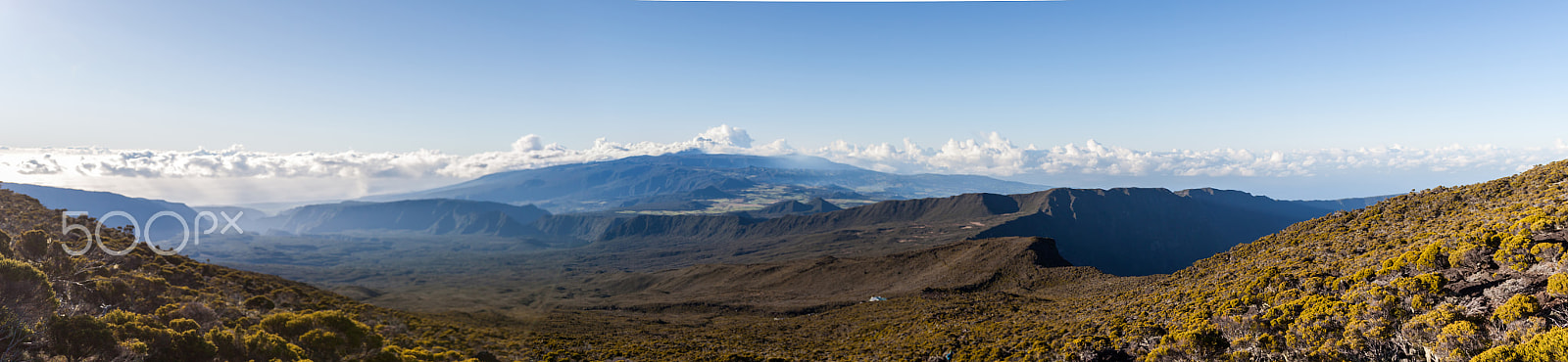 Sigma 18-35mm f/1.8 DC HSM sample photo. Descending the piton des neiges photography