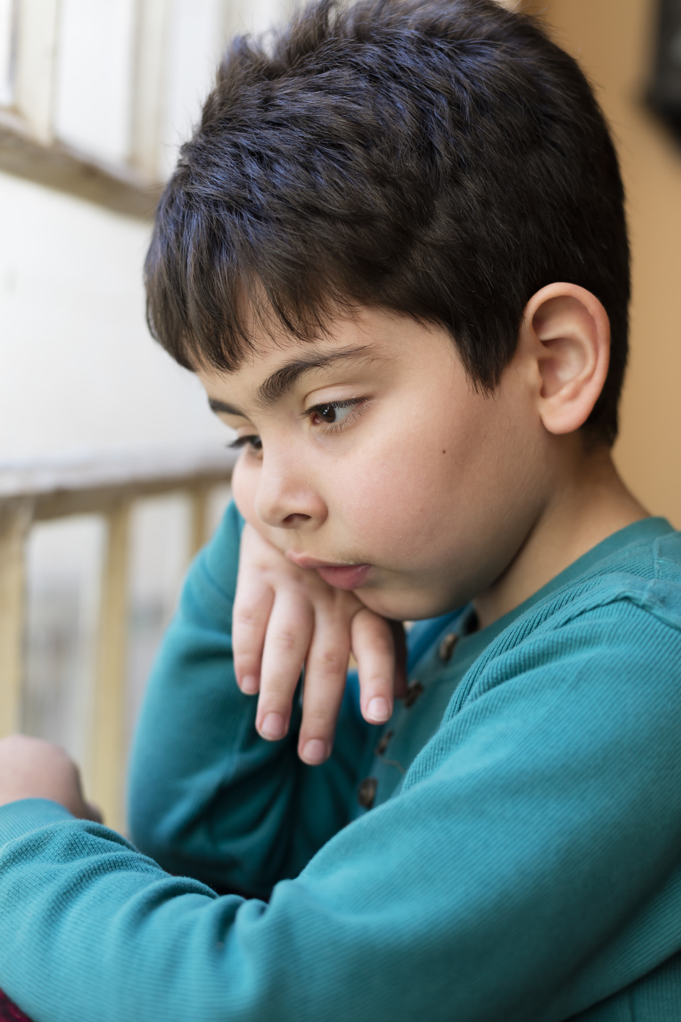 Canon EOS 5DS R + Canon EF 50mm F1.4 USM sample photo. Thinking boy photography