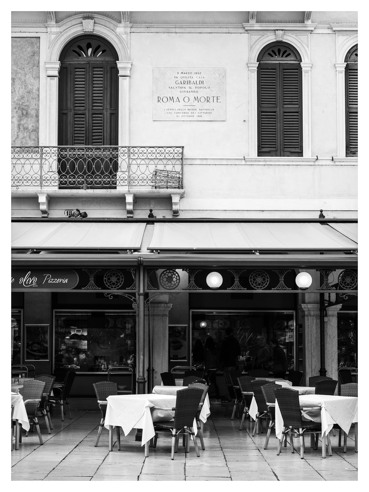 Pentax smc DA 35mm F2.4 AL sample photo. Rome or die photography