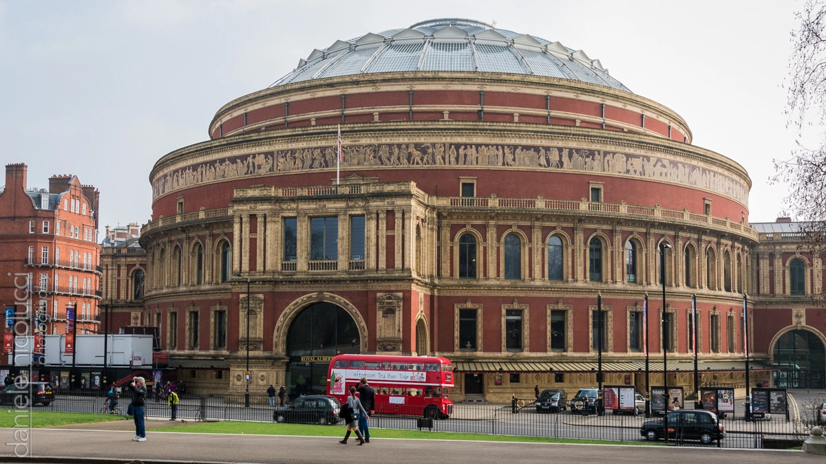 Sigma 18-250mm F3.5-6.3 DC OS HSM sample photo. Royal albert hall photography