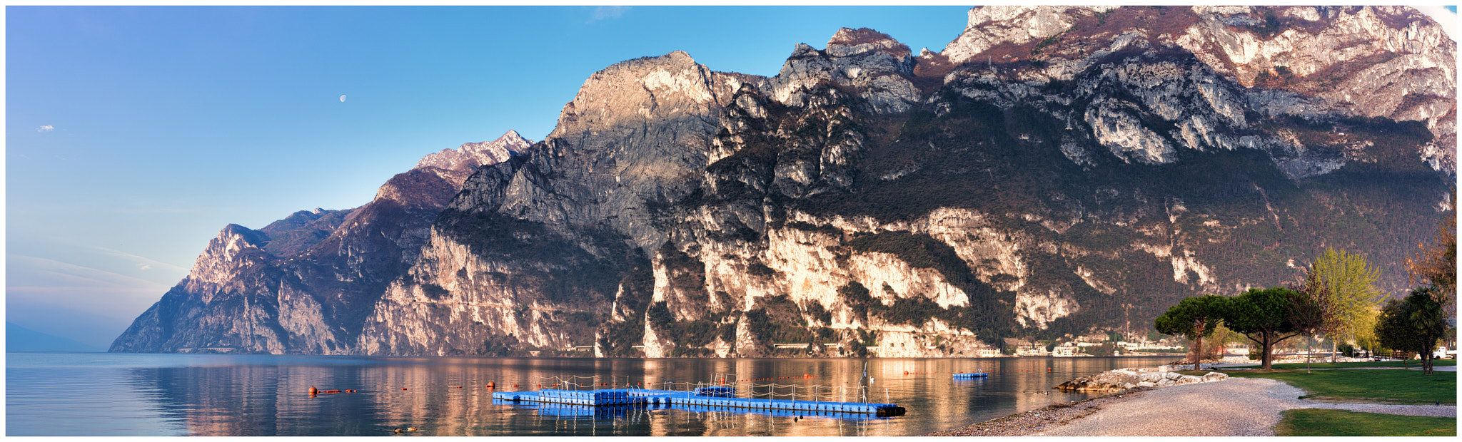 Pentax smc DA 35mm F2.4 AL sample photo. Riva del garda photography