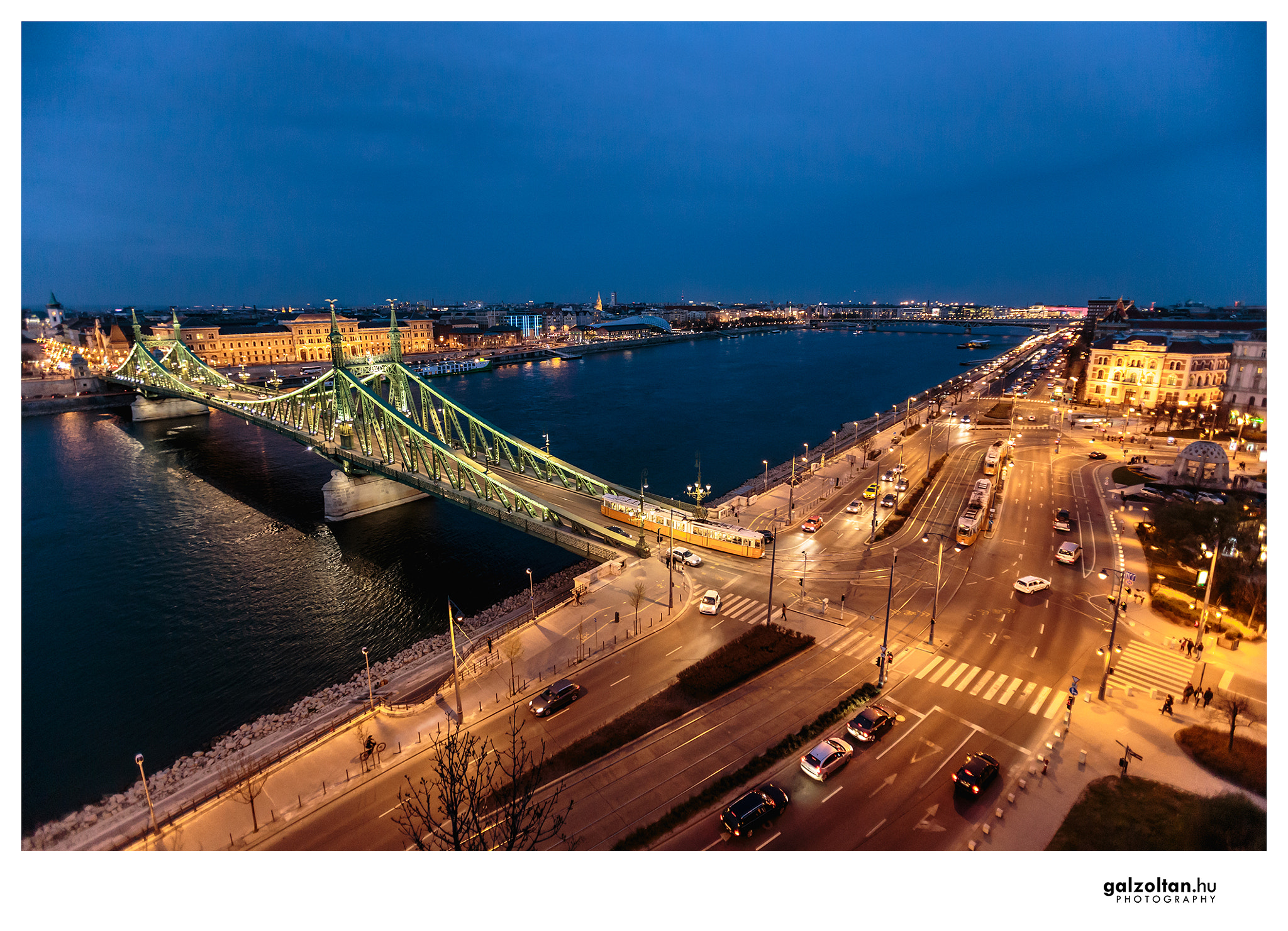 Canon EOS 6D + Canon EF 16-35mm F2.8L USM sample photo. Freedom brigde, budapest photography