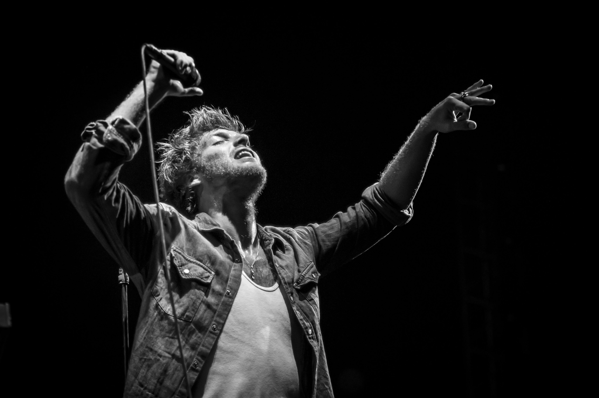 AF Zoom-Nikkor 80-200mm f/2.8 ED sample photo. Paolo nutini live concert in lucca photography