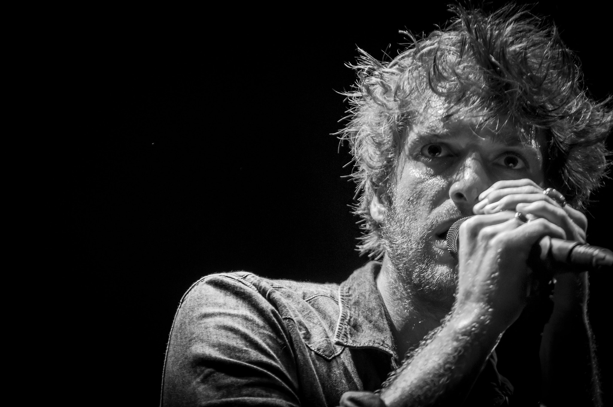 AF Zoom-Nikkor 80-200mm f/2.8 ED sample photo. Paolo nutini live concert in lucca photography
