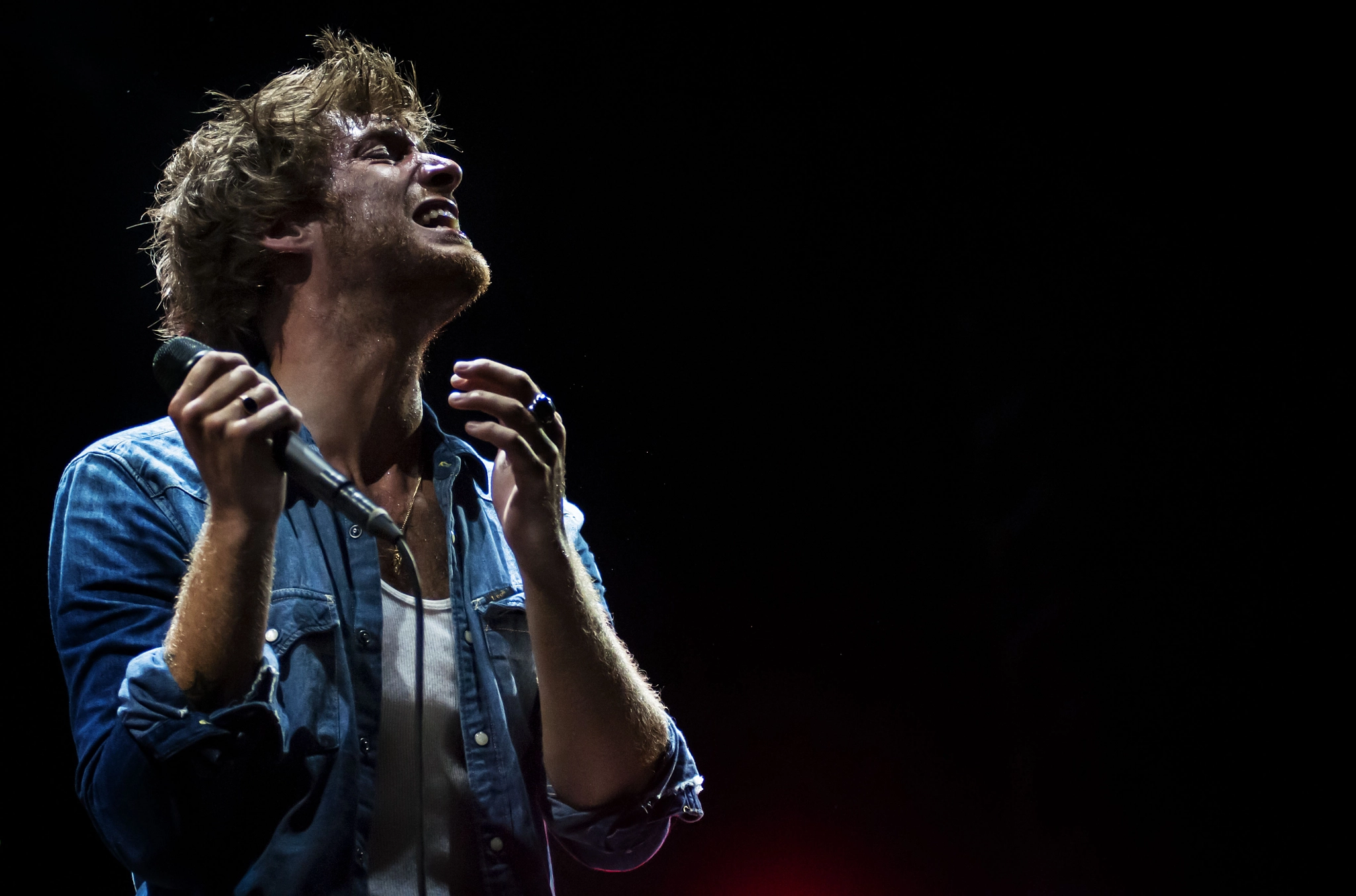 AF Zoom-Nikkor 80-200mm f/2.8 ED sample photo. Paolo nutini live concert in lucca photography