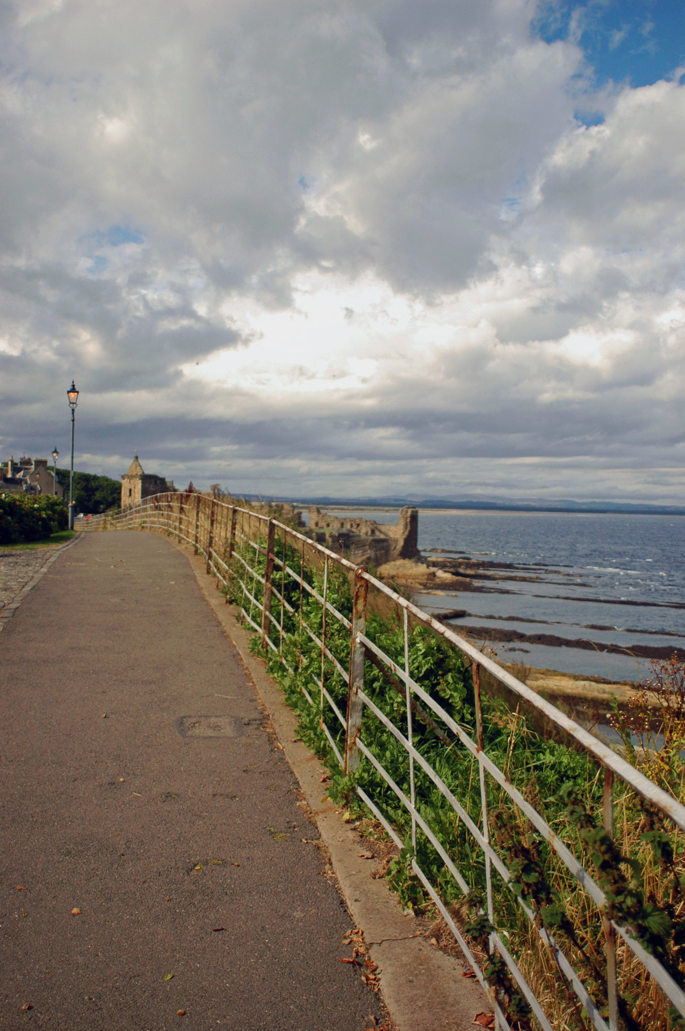 Nikon D70 + Nikon AF Nikkor 20mm F2.8D sample photo. St. andrews photography