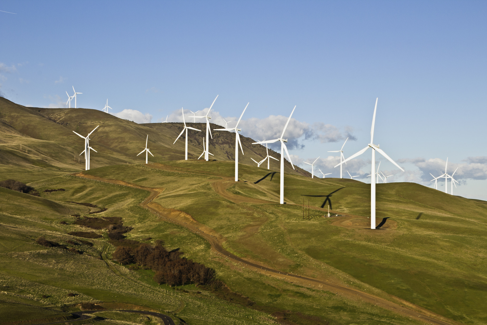 Canon EOS 1200D (EOS Rebel T5 / EOS Kiss X70 / EOS Hi) sample photo. Turbines on the hill  photography
