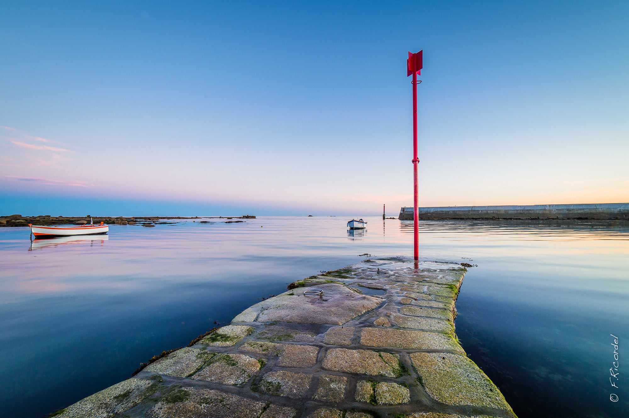 Samyang 14mm F2.8 ED AS IF UMC sample photo. Blue hour in penmarc'h photography