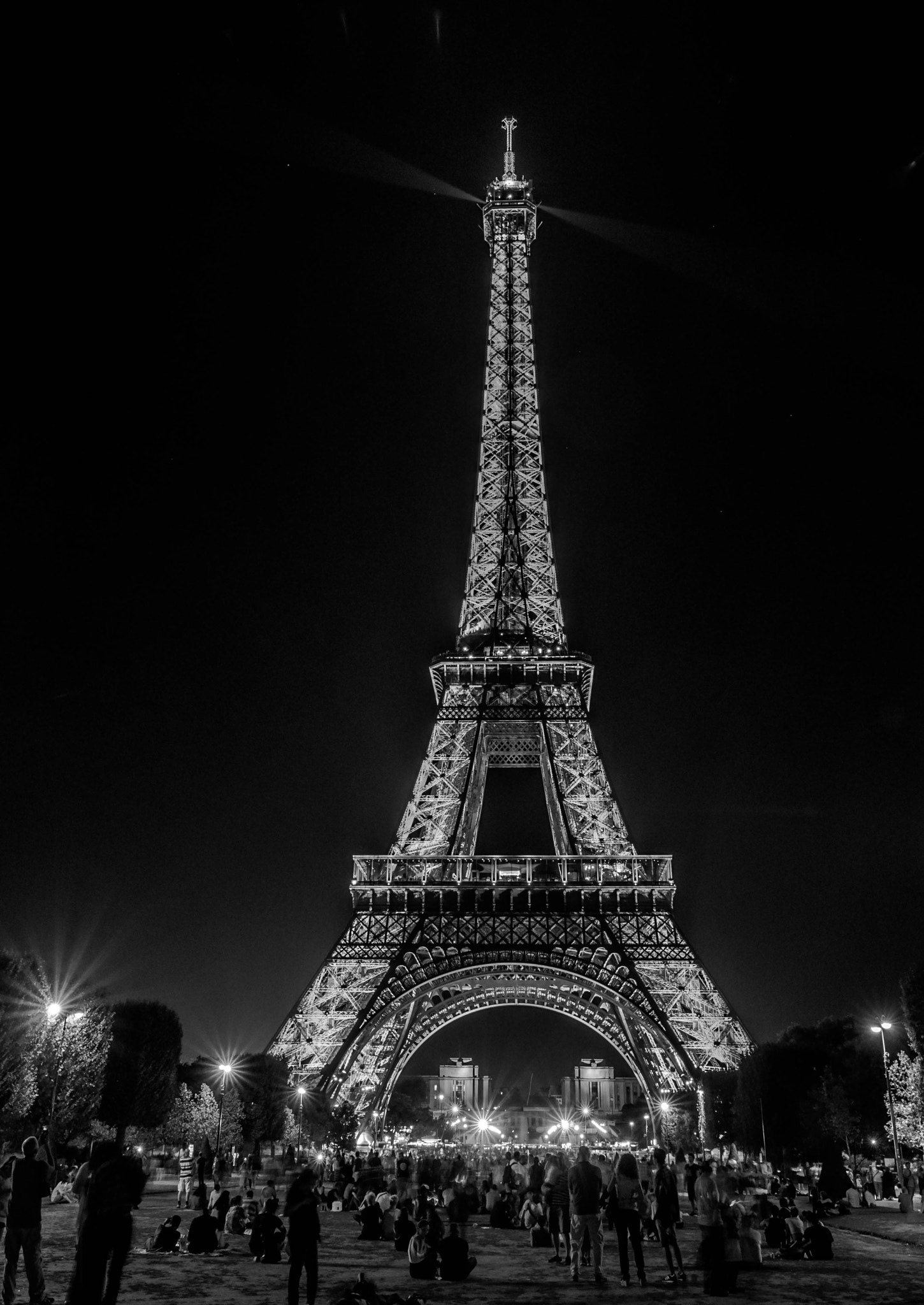 Nikon D90 + Sigma 18-35mm F1.8 DC HSM Art sample photo. La tour eiffel a la nuit. photography