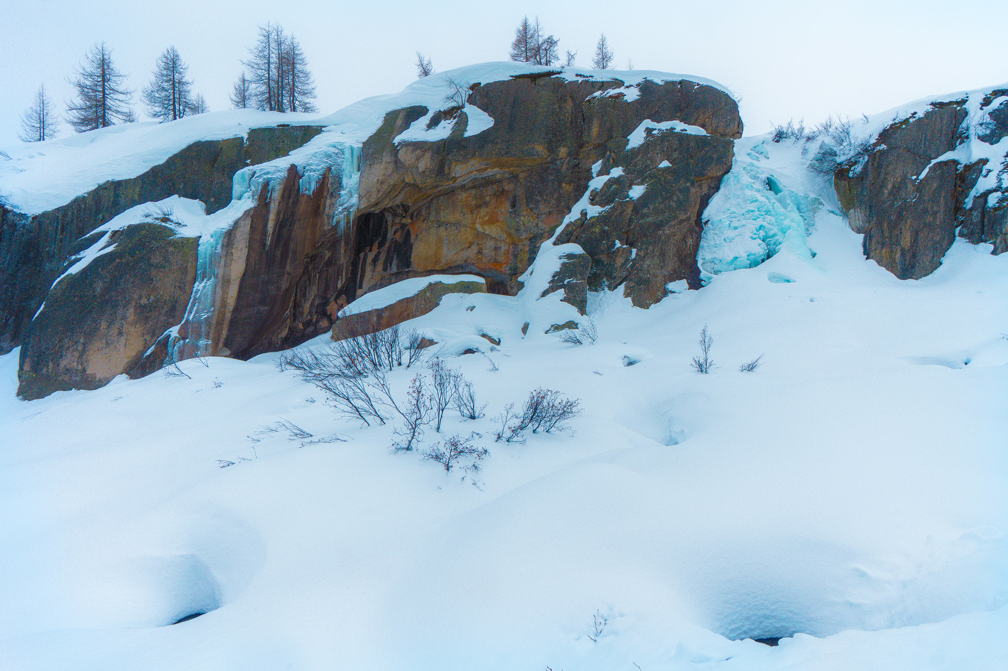 Sony Alpha a5000 (ILCE 5000) + Sony E 10-18mm F4 OSS sample photo. The north wind sounds like freezing horns photography