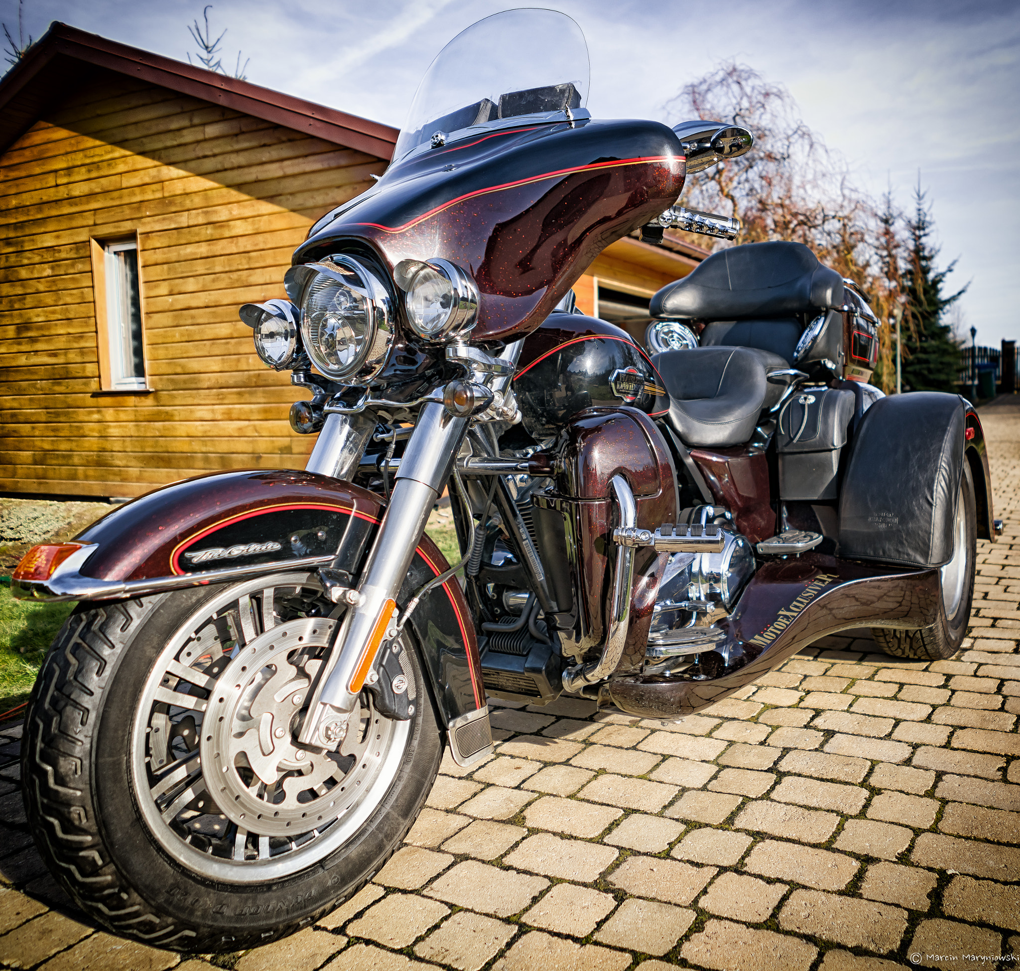 Sony FE 28mm F2 sample photo. Harley davidson tri glide photography