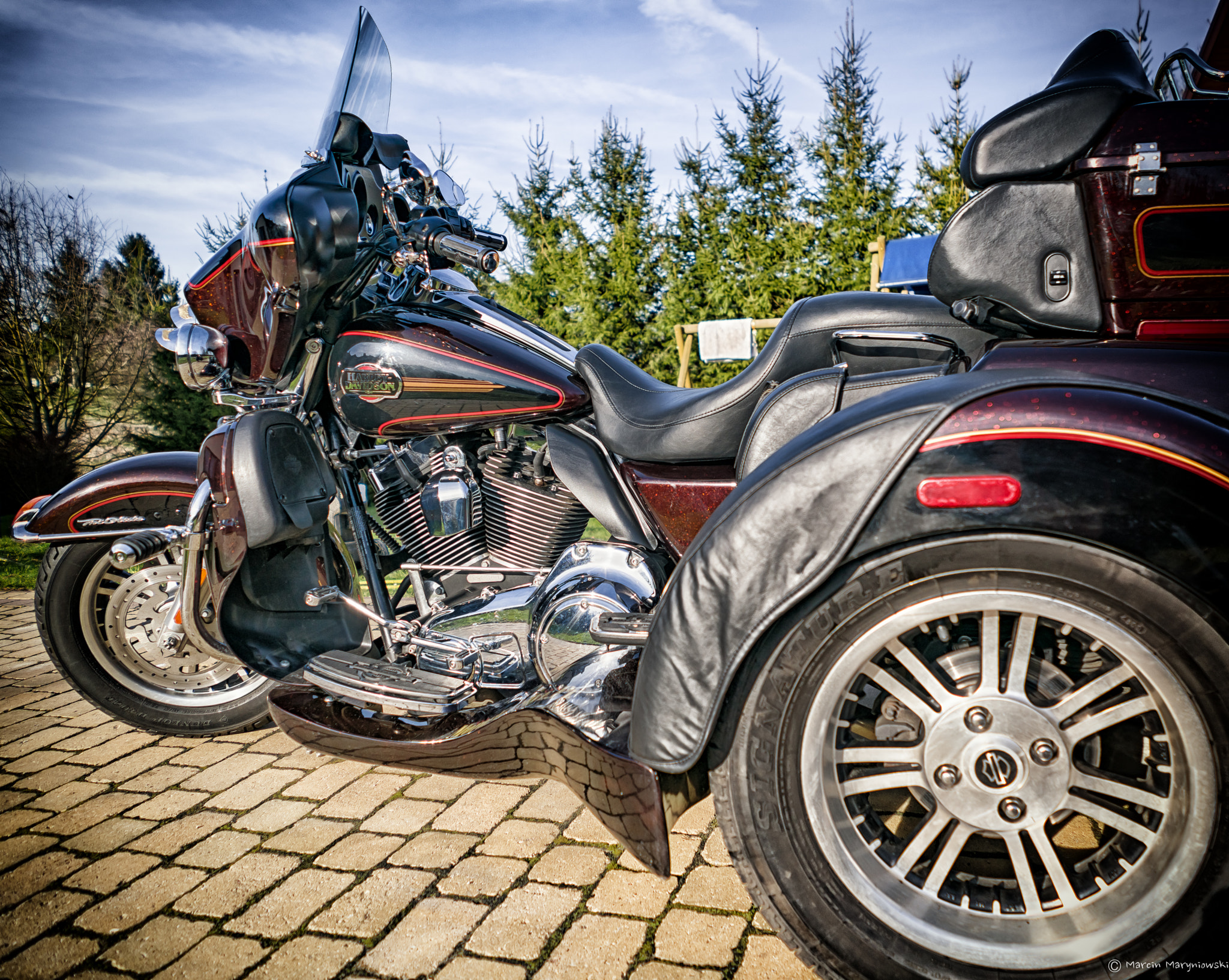 Sony FE 28mm F2 sample photo. Harley davidson tri glide photography