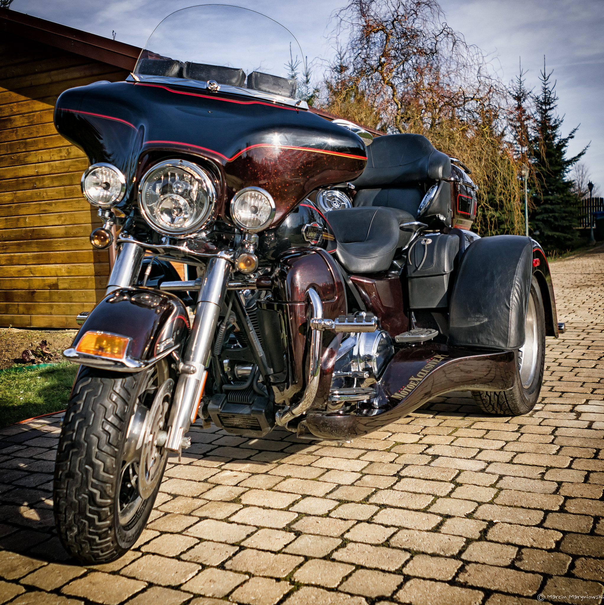 Sony FE 28mm F2 sample photo. Harley davidson tri glide photography