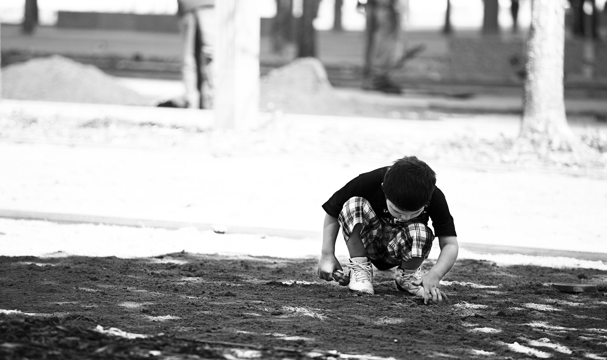 Canon EOS 5D + Canon EF 70-200mm F4L IS USM sample photo. Child at ground zero photography