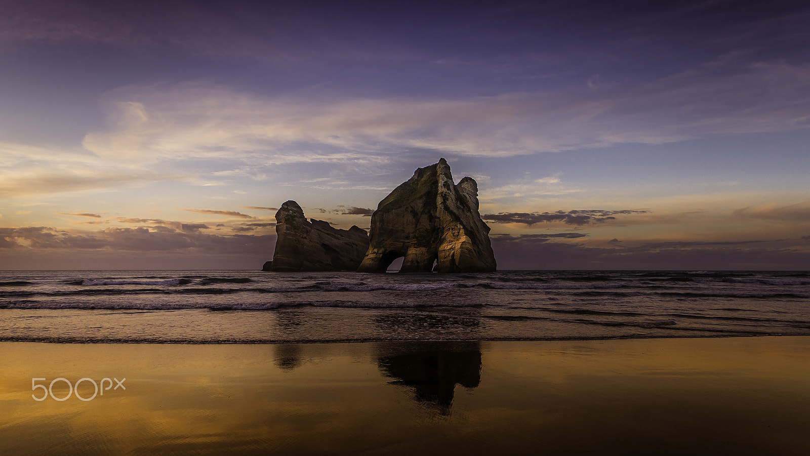Sony a99 II + Sony DT 11-18mm F4.5-5.6 sample photo. Archway island sunset photography