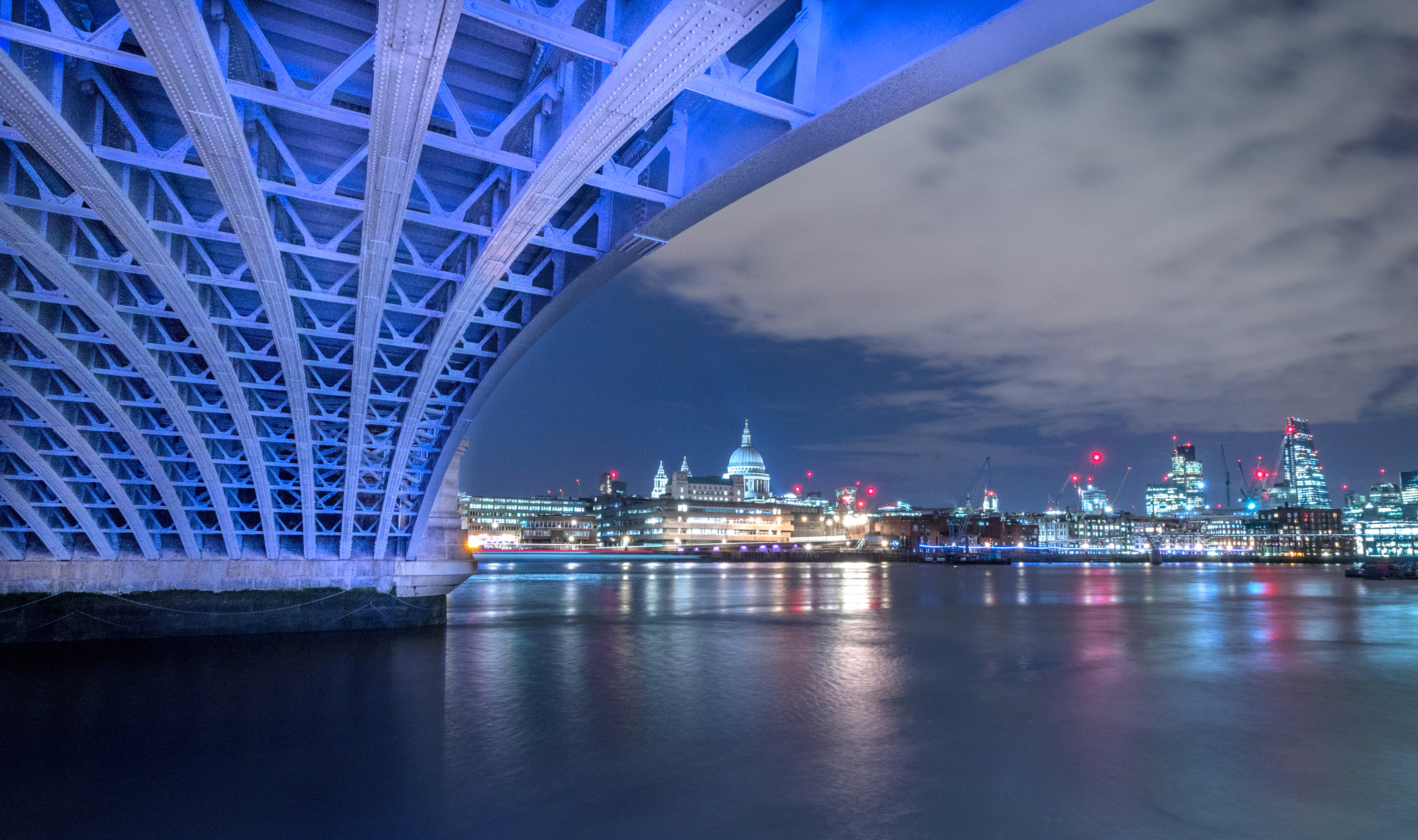 Canon EF-S 10-18mm F4.5–5.6 IS STM sample photo. St paul's @ night photography