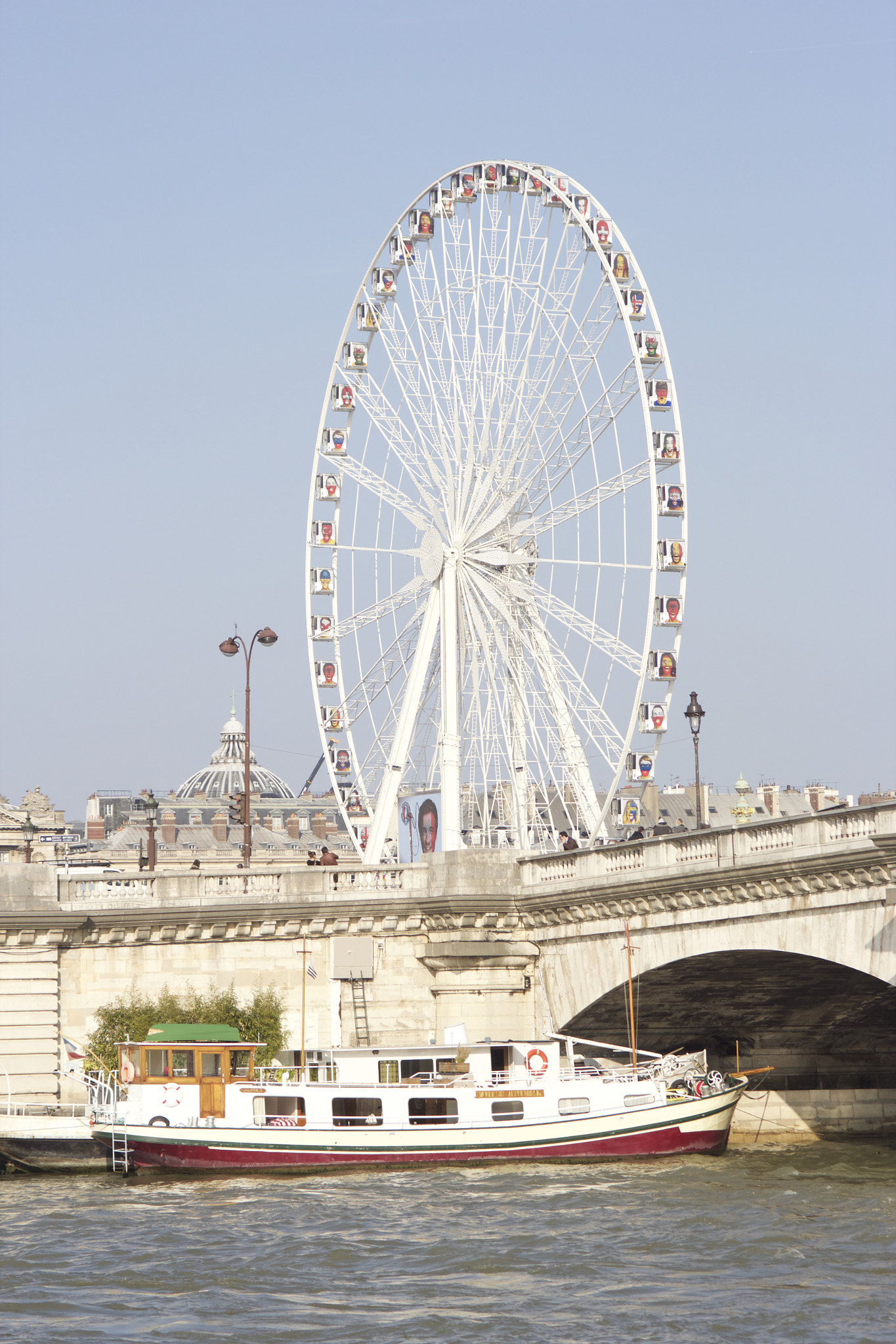 Canon EOS 600D (Rebel EOS T3i / EOS Kiss X5) + Canon EF 28-80mm f/2.8-4L sample photo. Grande roue photography