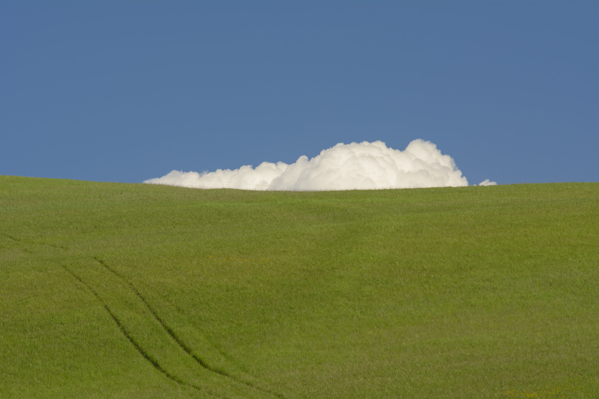 Nikon D7100 + AF Zoom-Nikkor 70-210mm f/4 sample photo. Nuvole photography