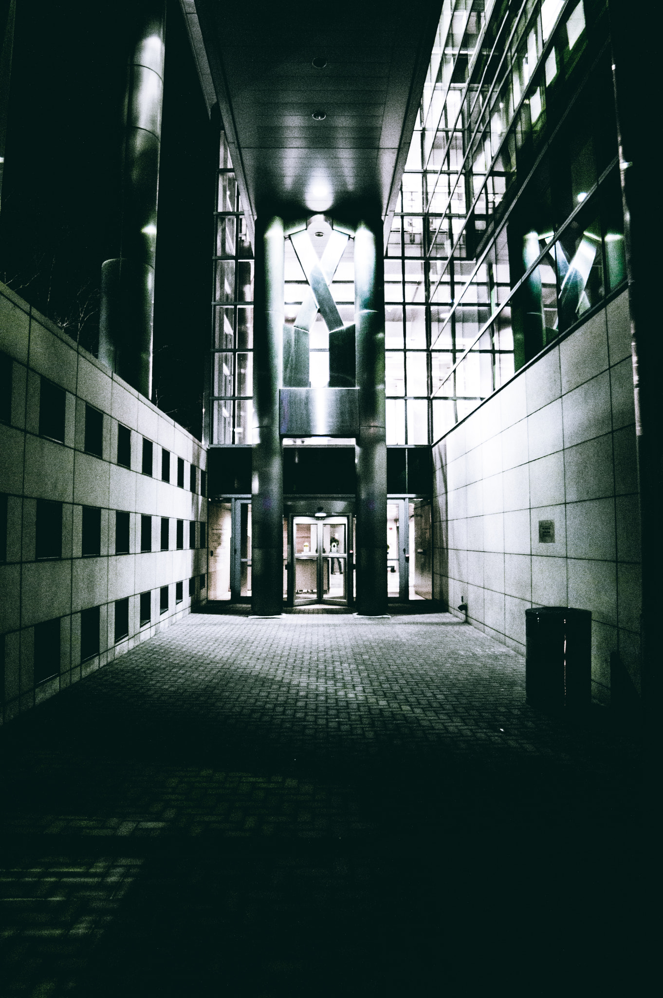 Samyang 14mm F2.8 ED AS IF UMC sample photo. Street snap photography