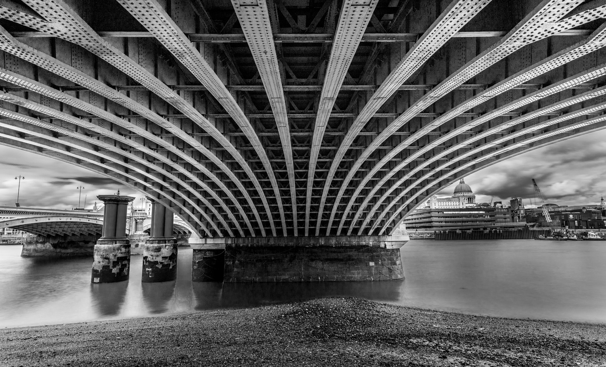 Canon EF-S 10-18mm F4.5–5.6 IS STM sample photo. Blackfriars bridge. london photography