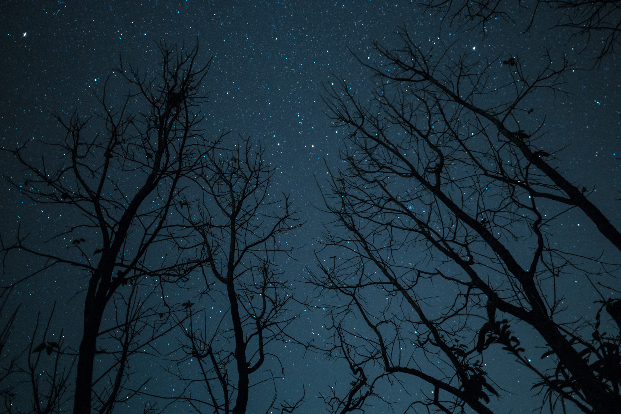 Samsung NX500 + Samsung NX 16mm F2.4 Pancake sample photo. Thai mountains at night photography