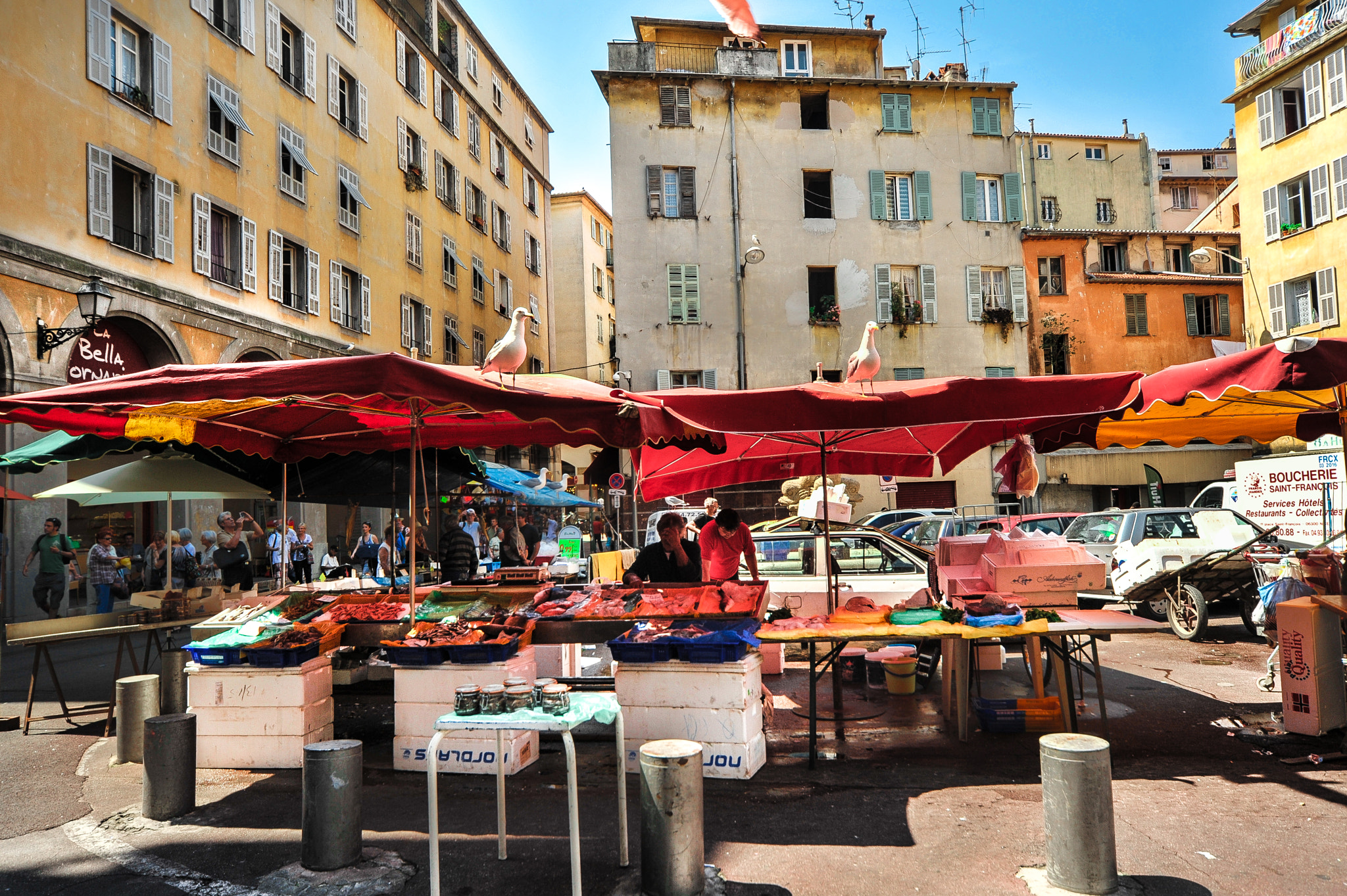 Sigma 12-24mm F4.5-5.6 EX DG Aspherical HSM sample photo. Fish market photography