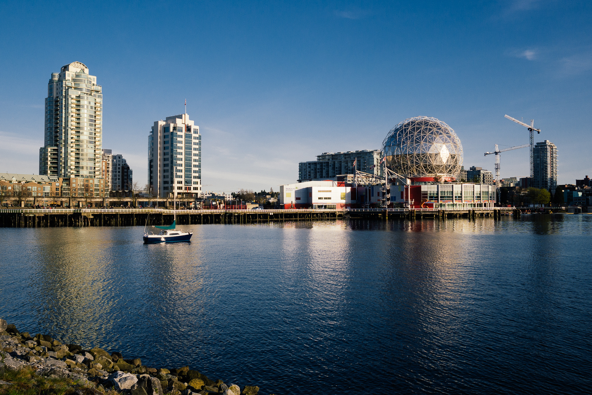 Panasonic Lumix DMC-GX7 + Olympus M.Zuiko Digital 17mm F1.8 sample photo. False creek photography