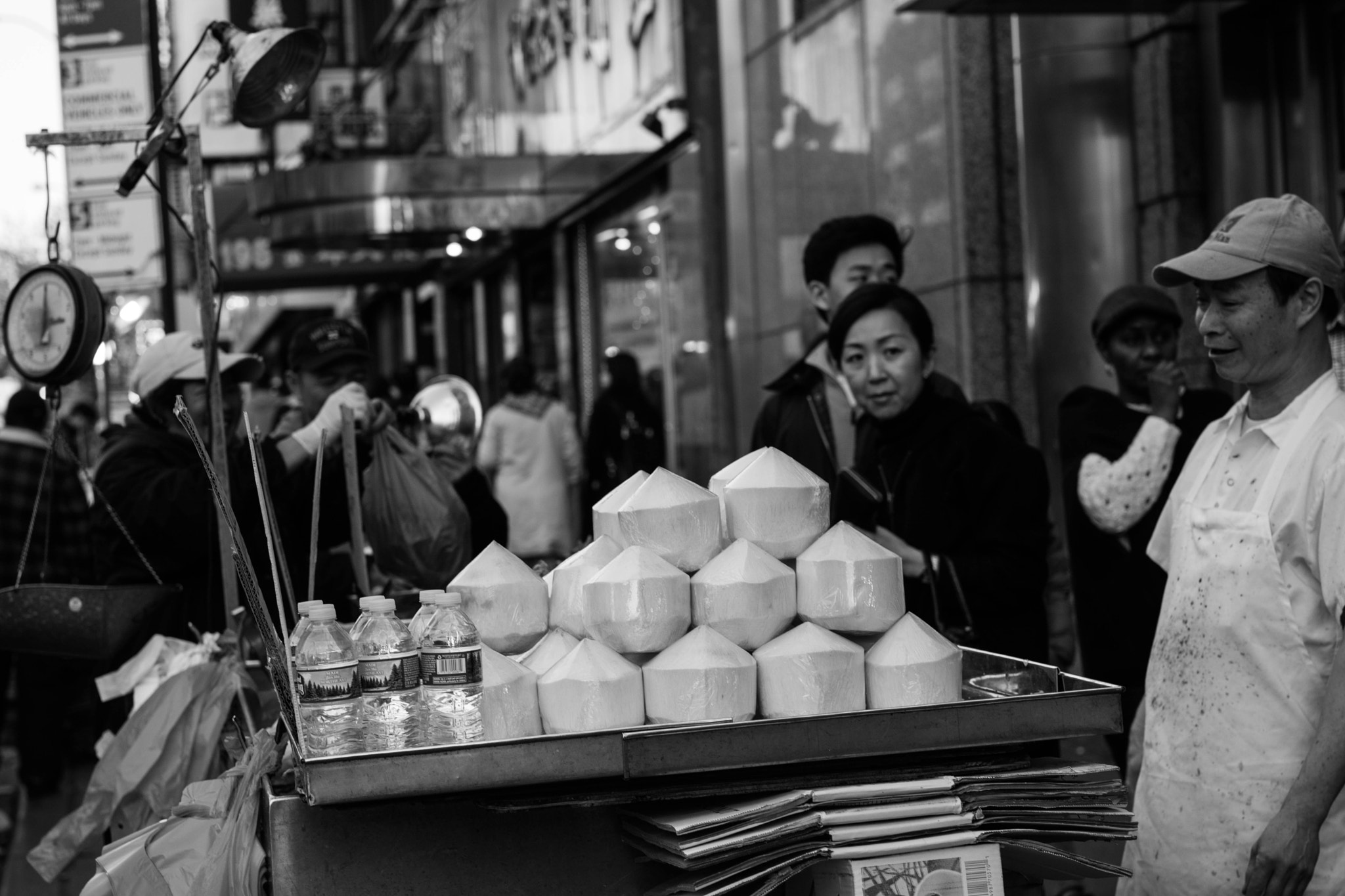 Sigma 50mm F1.4 EX DG HSM sample photo. Street vendor photography