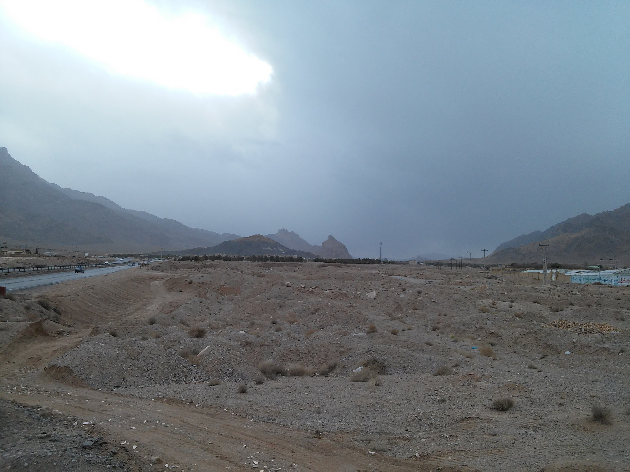 LG L90 sample photo. Eagle mountain in taft iran photography