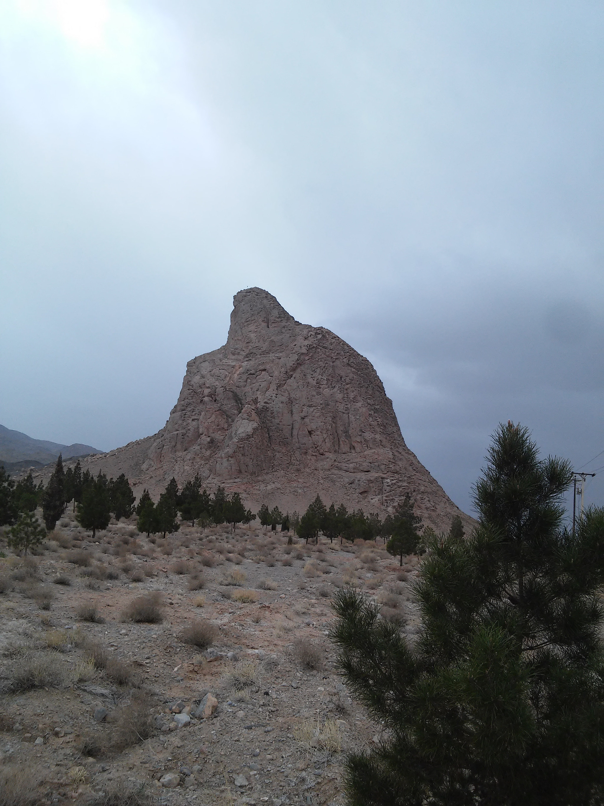 LG L90 sample photo. Eagle mountain in taft iran photography