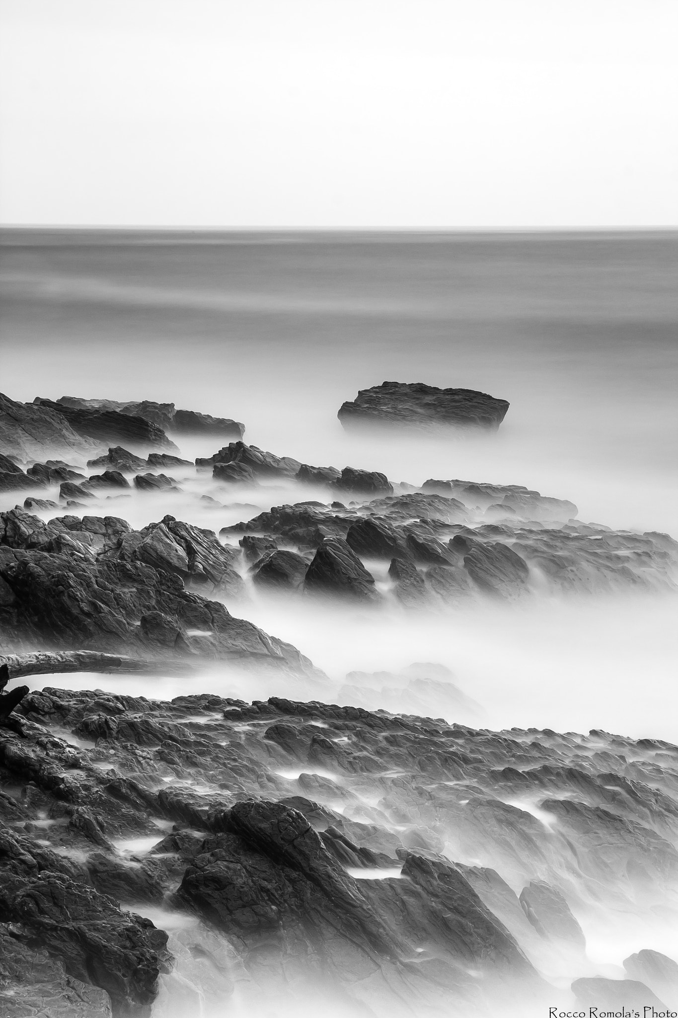 Sigma 17-70mm F2.8-4 DC Macro OS HSM sample photo. Black&smoke photography