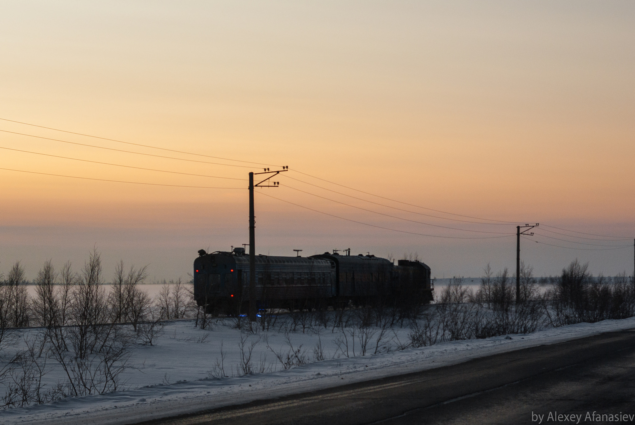 Pentax K10D + Pentax smc DA 50mm F1.8 sample photo. Train to novy urengoy photography